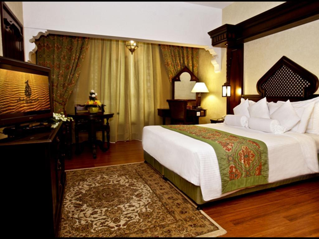Arabian Courtyard Hotel & Spa Dubaj Pokoj fotografie